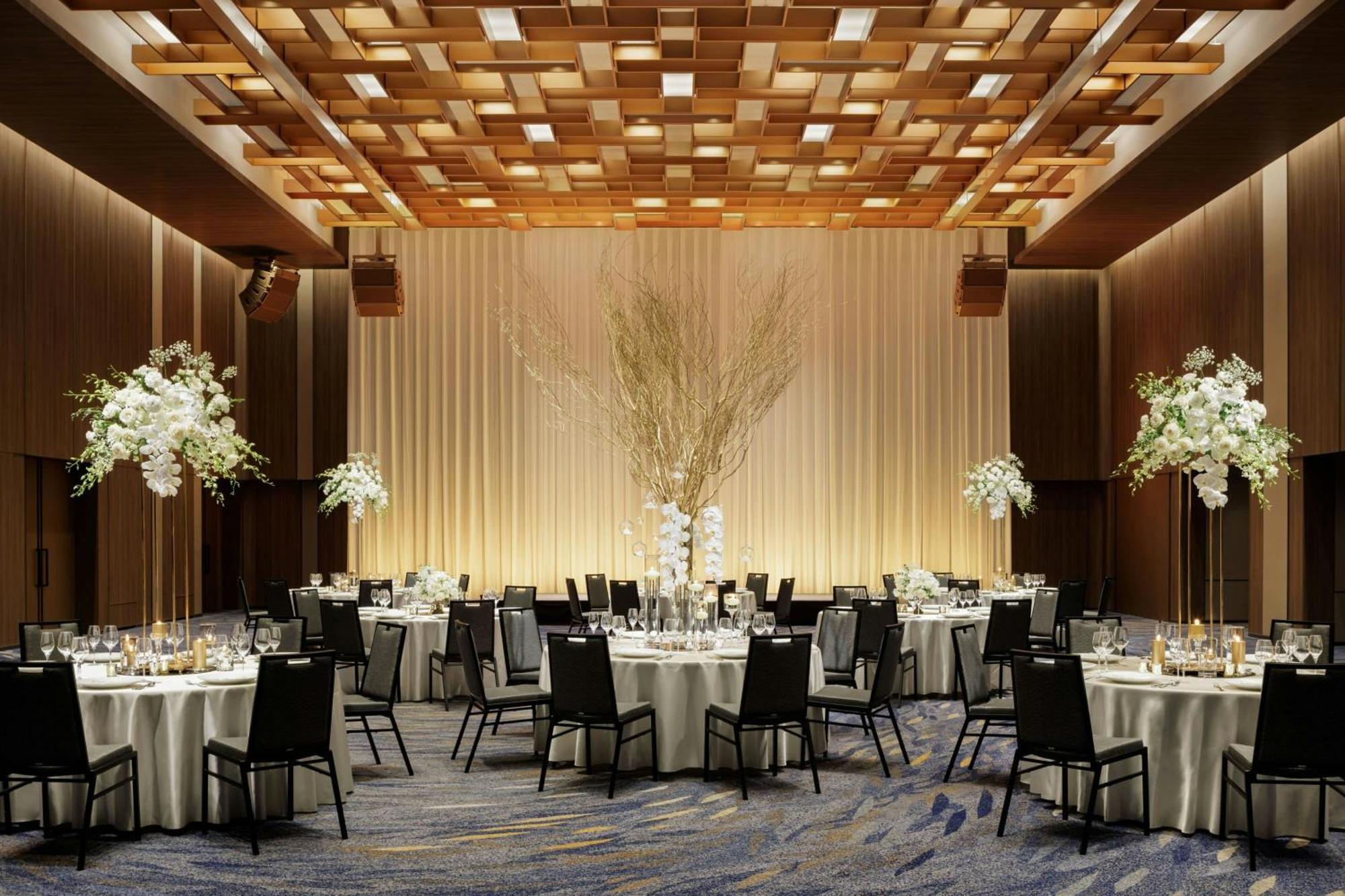 The Osaka Station Hotel, Autograph Collection Exterior photo